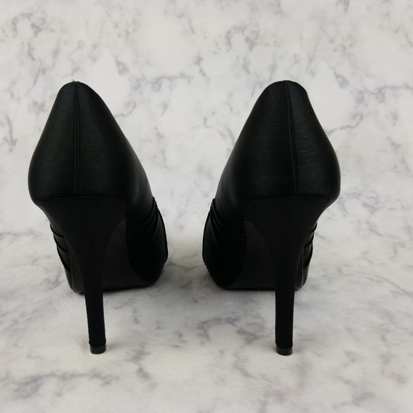 Lulu Townsend Black 4.5 inch heels size 9.5 fabric - Picture 5 of 8